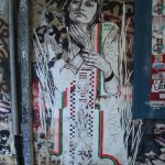 Graffiti de femme dans le passage Brady