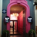 Un hôtel rose au 108 boulevard Jourdan