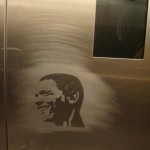 Un graffiti américain vu dans l'ascenseur