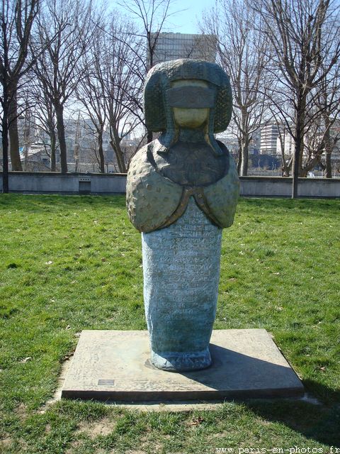 isis égyptienne sculpture bercy