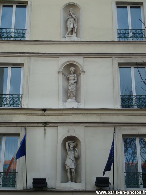 statuettes 105 avenue d'ivry