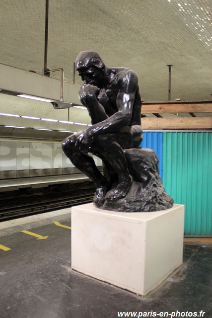 Penseur de Rodin, métro Varenne