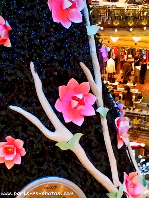 fleurs sapin Galeries Lafayette