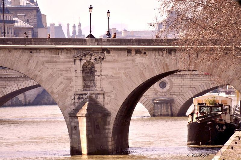 ponts de Paris, Carmen Largo